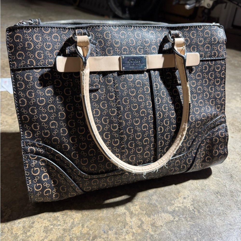 Guess Logo Large Multi-Pocket Satchel Handbag Tote Purse
